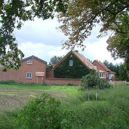 Ferienwohnungen Spiesmacher Strodehne Exterior foto